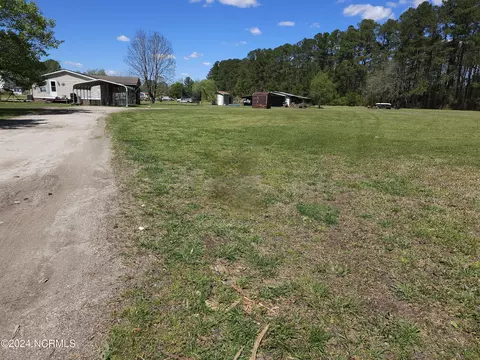 1294 Taylor Rd, Chocowinity, NC 27817