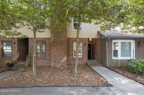 126 Oakmont Dr #15, Greenville, NC 27858