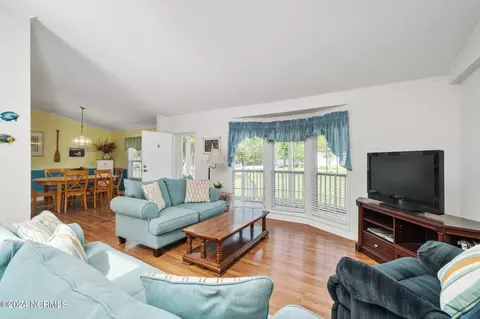 507 Ocean Spray Dr, Cedar Point, NC 28584 photo 2