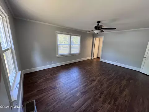 Living - 5887 Pine St, Bailey, NC 27807 photo 8 of 8