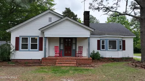 5887 Pine St, Bailey, NC 27807