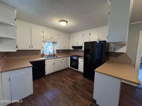 Kitchen - 5887 Pine St, Bailey, NC 27807 photo 1 of 1
