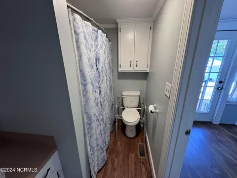 Bath - 5887 Pine St, Bailey, NC 27807 photo 1 of 4