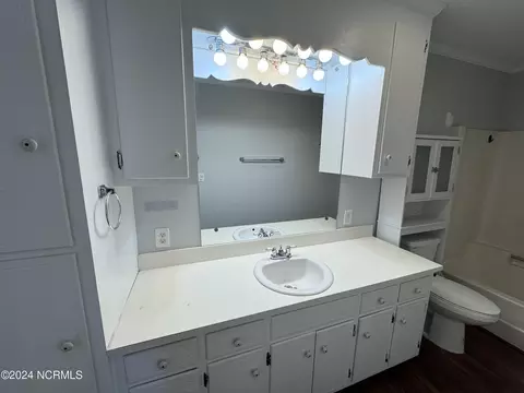 Bath - 5887 Pine St, Bailey, NC 27807 photo 4 of 4
