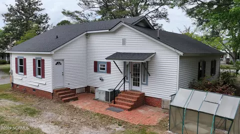 Exterior - 5887 Pine St, Bailey, NC 27807 photo 5 of 13