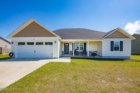 209 Tappi Ter, Hubert, NC 28539