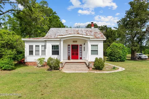 8849 Nc Highway 306 Hwy S, Arapahoe, NC 28510