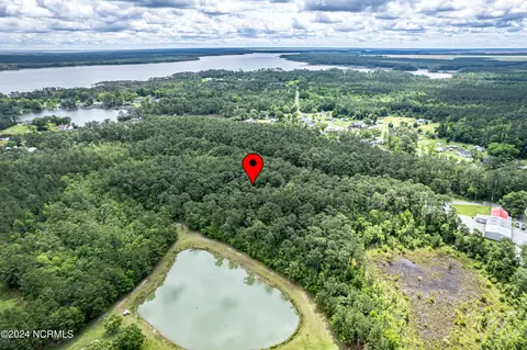 145 Martin Creek Dr, Beaufort, NC 28516