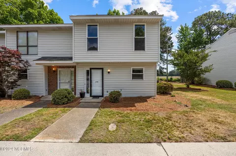 2181 Fox Run Dr, Kinston, NC 28504