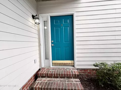 709 Summertime Ln #D, Wilmington, NC 28405