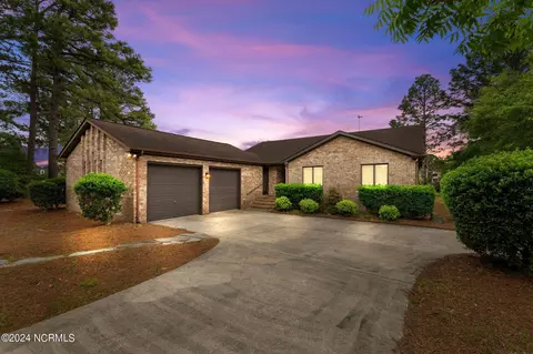 6000 Pelican Dr, New Bern, NC 28560