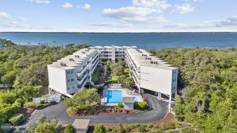 650 Salter Path Rd #216, Pine Knoll Shores, NC 28512