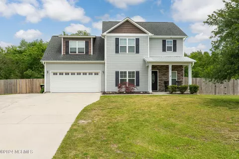 52 E Tumbling Waters Rd, Rocky Point, NC 28457