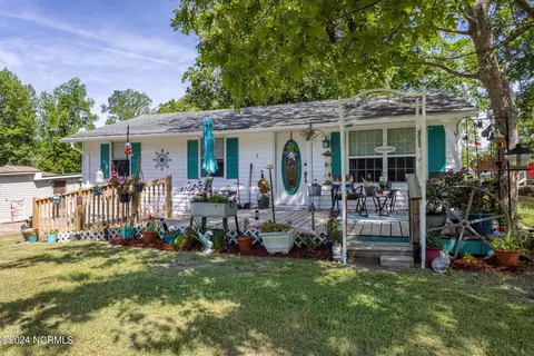 111 Iowa Trl, Hertford, NC 27944