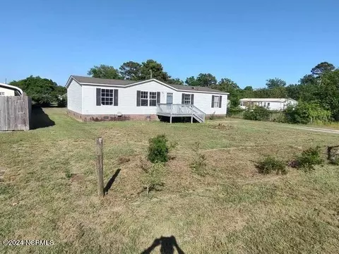 100 Maready Ln, Hubert, NC 28539