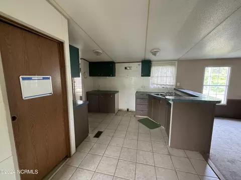 100 Maready Ln, Hubert, NC 28539 photo 3