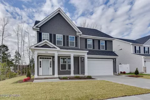 221 Grandview Dr, Elizabeth City, NC 27909