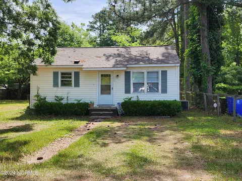 503 S 507 S Lower St, Elizabethtown, NC 28337