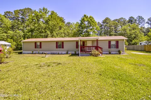 110 Hunter Ct, Rocky Point, NC 28457