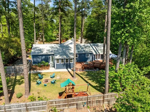 3201 Gordon Dr, Greenville, NC 27834
