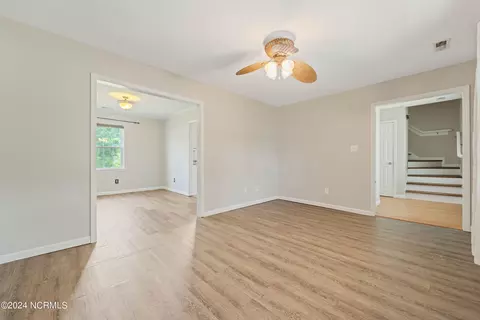 503 Maize Ct, Hubert, NC 28539 photo 3
