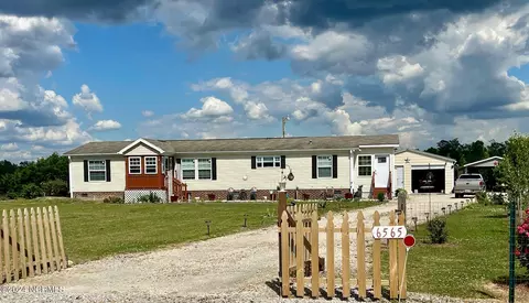 6565 Planters Rd, Stantonsburg, NC 27883