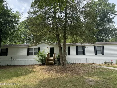 5640 Rivercreek Dr, Washington, NC 27889