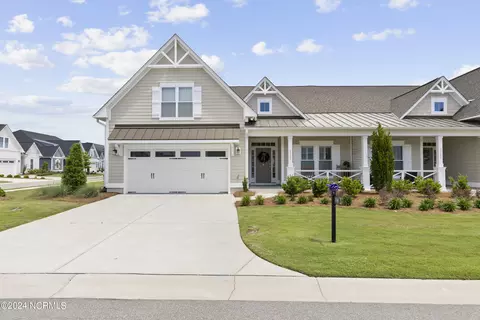 3785 Canary Ln, Southport, NC 28461