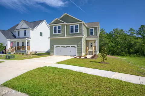 905 Marshview Ct, Hubert, NC 28539
