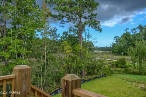 Exterior - 909 Marshview Ct, Hubert, NC 28539 photo 3 of 4