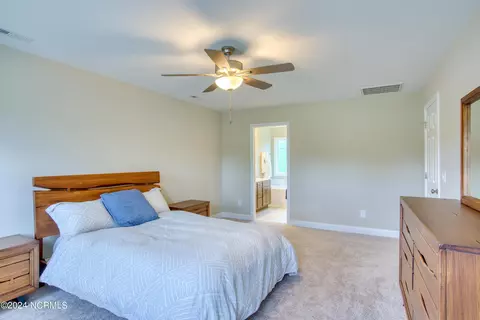 Bedroom - 909 Marshview Ct, Hubert, NC 28539 photo 2 of 5