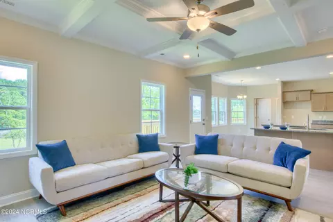 Living - 909 Marshview Ct, Hubert, NC 28539 photo 1 of 3