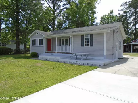 421 Clover Rd, Wilmington, NC 28405