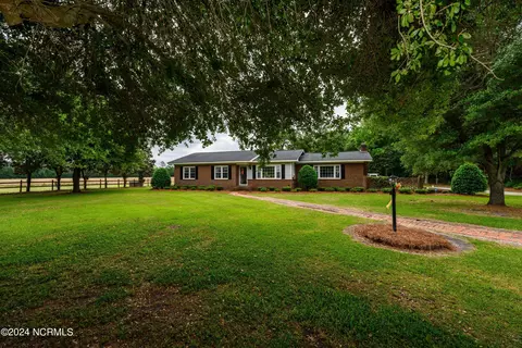 2167 Ice Plant Rd, Fair Bluff, NC 28439