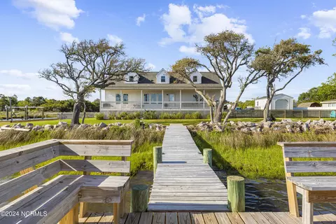 145 Waterfront Ave, Newport, NC 28570