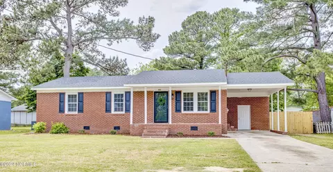 492 Hillcrest Ave, Winterville, NC 28590