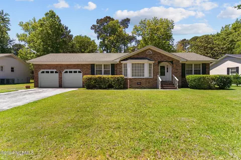 301 Buccaneer Rd, Wilmington, NC 28409