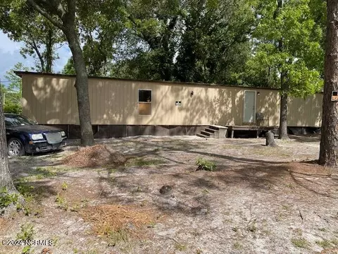 202 Elm St, Southport, NC 28461