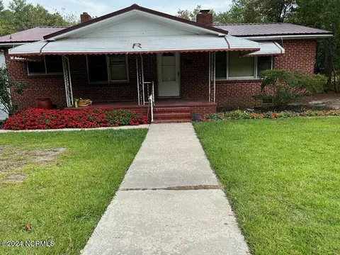 345 N Carlisle St, Southern Pines, NC 28387