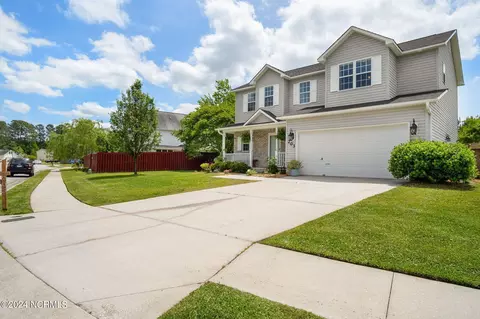 203 Edgefield Dr, Jacksonville, NC 28546