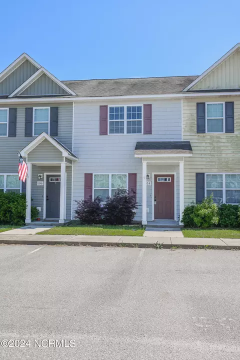 504 Oyster Rock Ln, Sneads Ferry, NC 28460