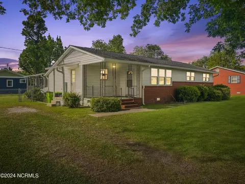 310 Old Hammock Rd, Swansboro, NC 28584