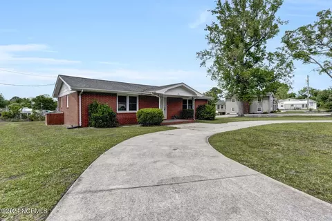 251 Fulcher Landing Rd, Sneads Ferry, NC 28460