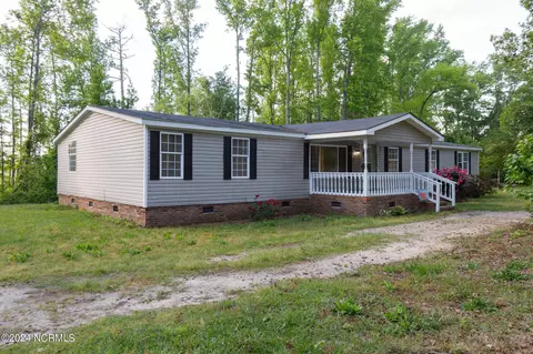 19161 Laurel Hill Church Rd, Laurel Hill, NC 28351