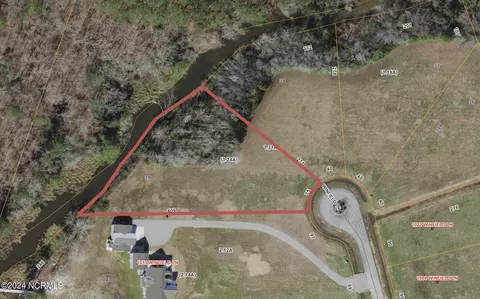 39 Sr 1767 Off Ln, Pinetown, NC 27865