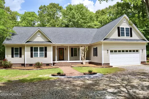 2731 Beddard Rd, Grimesland, NC 27837