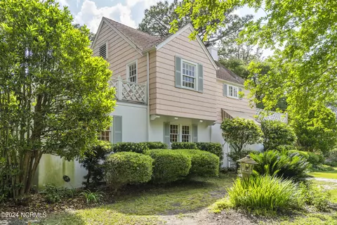 2602 Oleander Dr, Wilmington, NC 28403