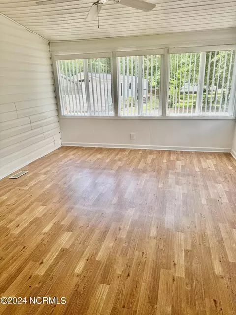 503 Ocean Spray Dr, Cedar Point, NC 28584 photo 6