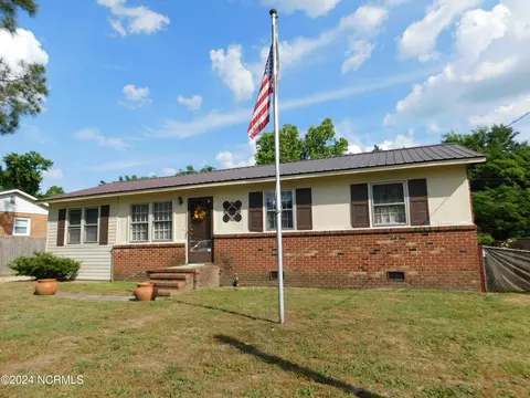 17580 Lees Mill Rd, Laurinburg, NC 28352