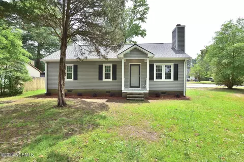 1701 Old Barn Rd, Rocky Mount, NC 27804